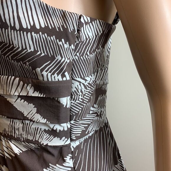 BCBGMaxAzria cocoa combo sleeveless V-neck dress size 8 - Picture 4 of 10